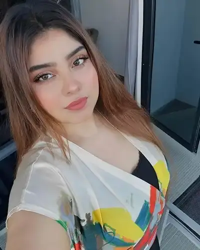 Hansi Escort